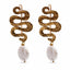 Orecchini Serpente in Argento Dorato con Perla Pendente – Herzel Fashion